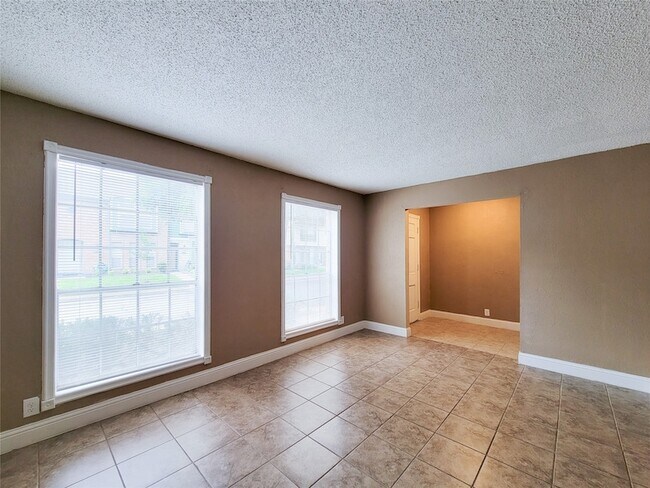 11002 Hammerly Blvd, Unit 163 in Houston, TX - Building Photo - Building Photo