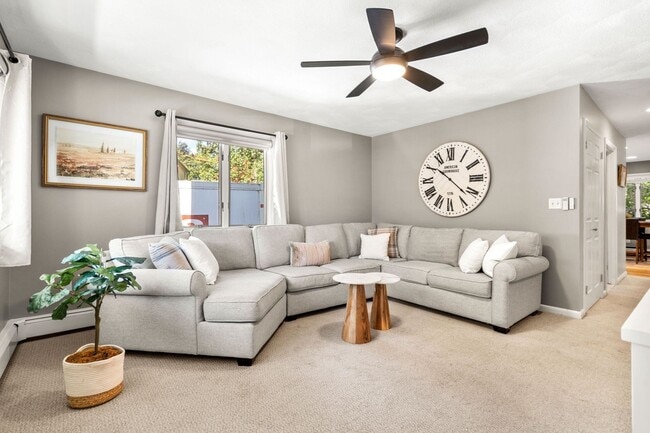 14 Saint Marys Rd in Burlington, MA - Building Photo - Building Photo