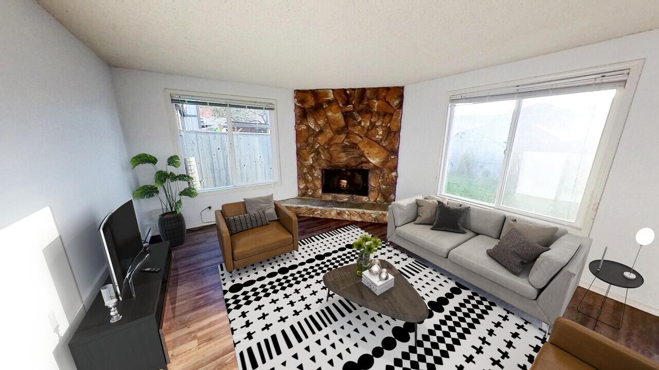 Open & spacious Beaverton duplex with fenc in Beaverton, OR - Building Photo