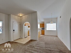 10553 Pine Glen Ave in Las Vegas, NV - Building Photo - Building Photo