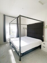 135 Valencia St, Unit A407 in San Francisco, CA - Foto de edificio - Building Photo