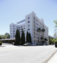 Ravenswood Apartments in Los Angeles, CA - Building Photo - Building Photo