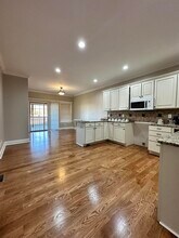 2322 Patchen Wilkes Dr in Lexington, KY - Building Photo - Building Photo