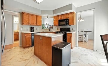 7526 Frontier Ave in Fort Wayne, IN - Building Photo - Building Photo