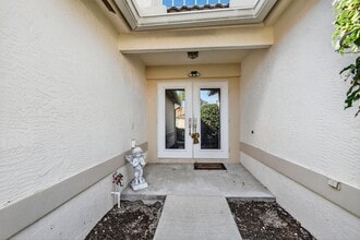 2725 Pointe Cir in Greenacres, FL - Building Photo - Building Photo