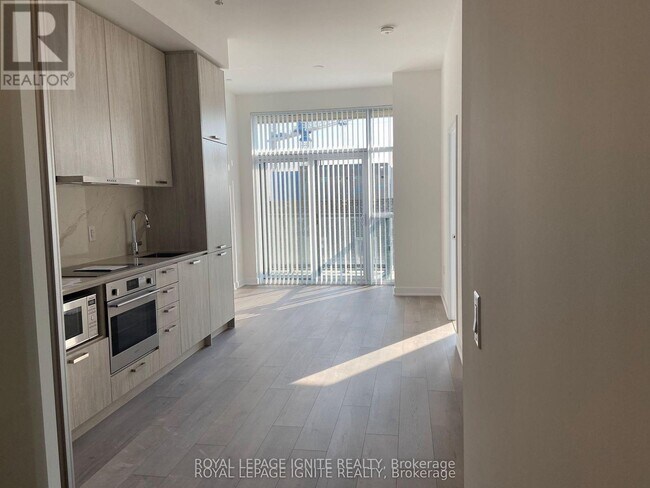 10 Honeycrisp Cres in Vaughan, ON - Building Photo - Building Photo