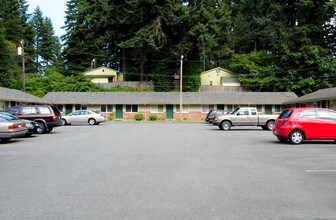 Cedar Court Apartments in Edmonds, WA - Building Photo - Building Photo