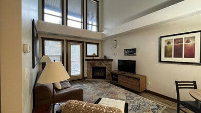 1639 McDonald Ave in Fernie, BC - Building Photo - Building Photo