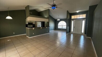 2811 40th St SW in Lehigh Acres, FL - Building Photo - Building Photo