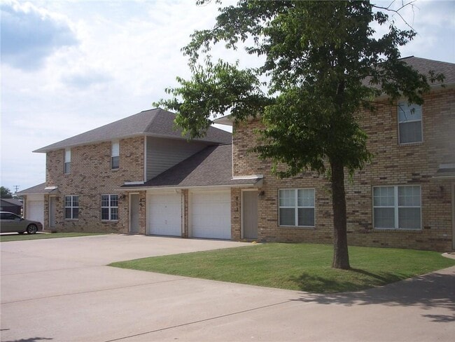 property at 821 E 1st St