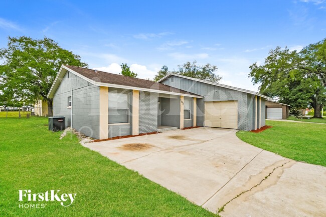 105 Alcala Dr in Kissimmee, FL - Building Photo - Building Photo
