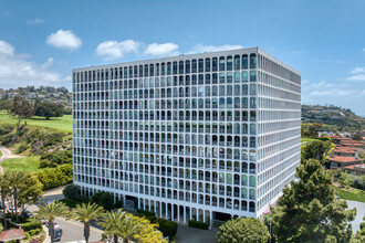 Seville in La Jolla, CA - Foto de edificio - Building Photo