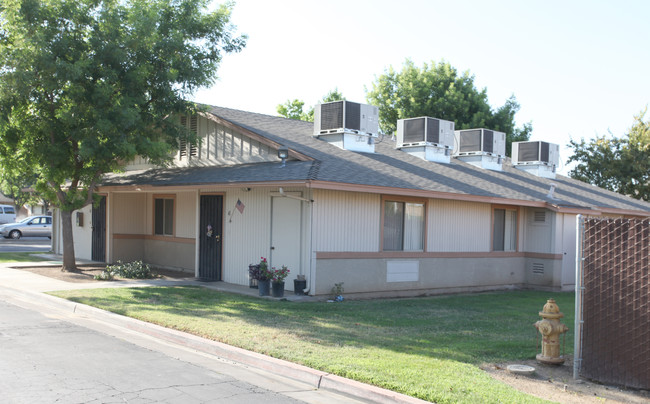 Alta Vista Apartments in Orosi, CA - Foto de edificio - Building Photo