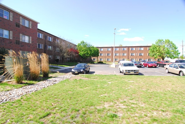 Harbor View Plaza Apartments in Tuckerton, NJ - Foto de edificio - Building Photo