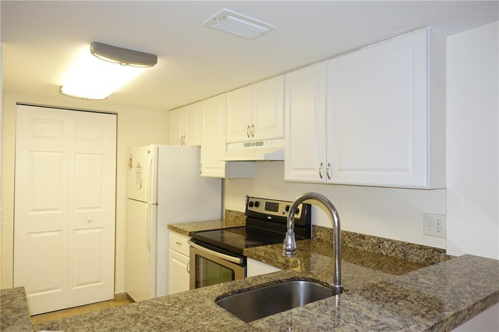 10773 CLEARY Blvd, Unit 107 in Plantation, FL - Building Photo