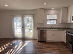 8448 Reichs Ford Rd, Unit B in Frederick, MD - Foto de edificio - Building Photo