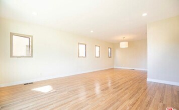 8251 W 4th St, Unit 8251 in Los Angeles, CA - Building Photo - Building Photo