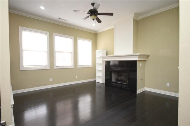 587 N Tennyson Ln in Fayetteville, AR - Building Photo - Building Photo