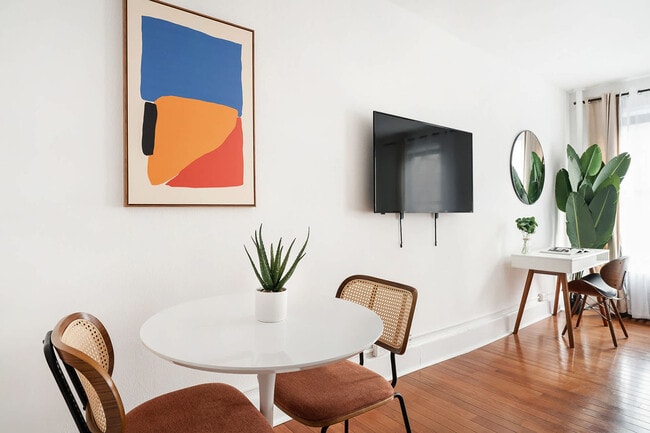 444 W 48th St in New York, NY - Building Photo - Building Photo