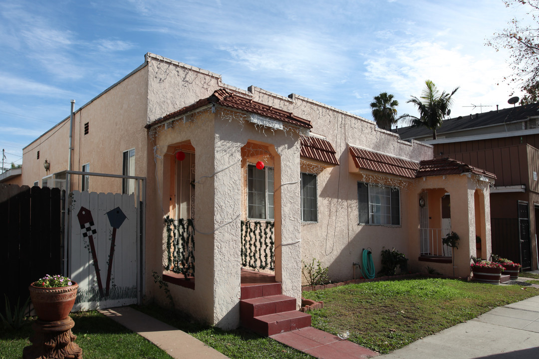 1076-1080 Coronado Ave in Long Beach, CA - Building Photo