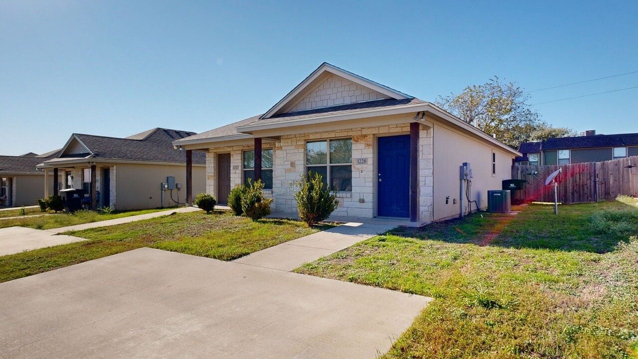 1228 Honor Ln in Temple, TX - Building Photo
