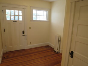 5 Freeman St, Unit 1 in Arlington, MA - Foto de edificio - Building Photo