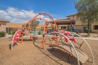 Vineyards at Palm Desert Apartment Homes in Palm Desert, CA - Building Photo - Building Photo