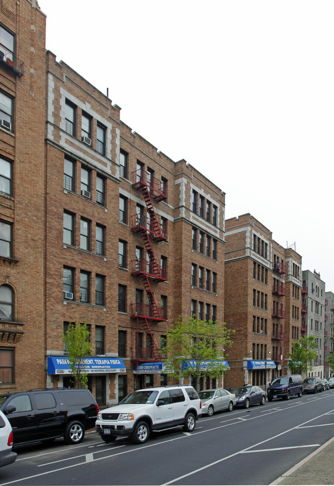 2676 Grand Concourse in Bronx, NY - Building Photo - Building Photo