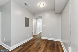 2021 E St NE in Washington, DC - Building Photo - Building Photo