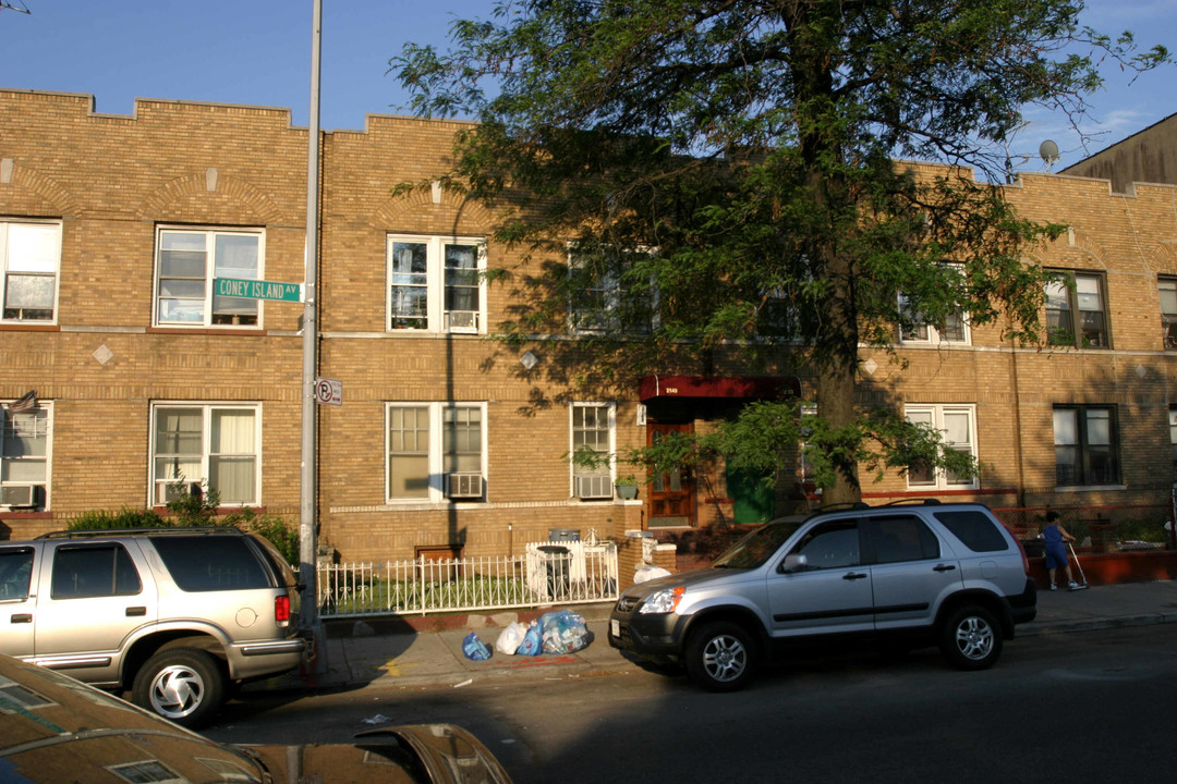 2149 Coney Island Ave in Brooklyn, NY - Foto de edificio