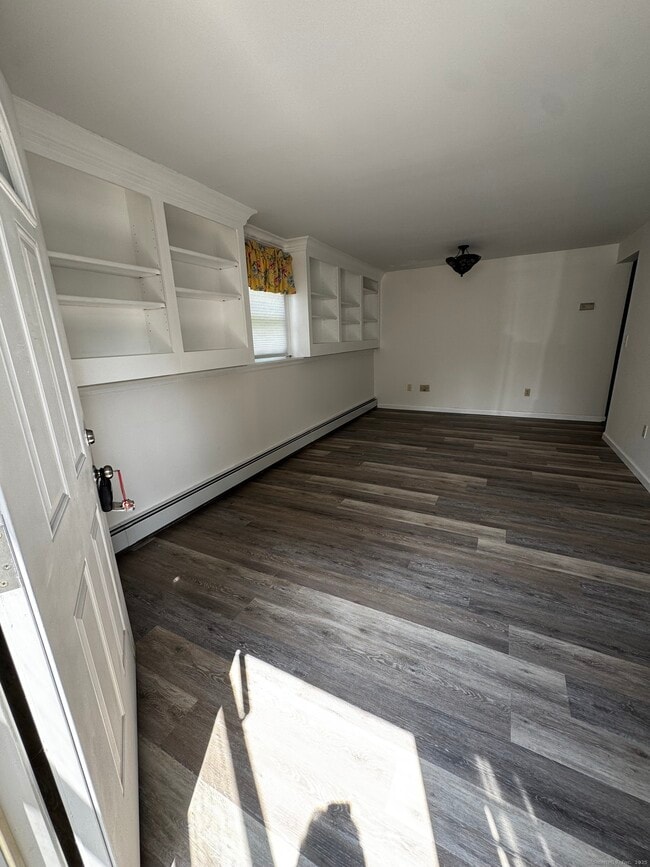 43 Plumtrees Rd in Bethel, CT - Building Photo - Building Photo