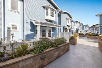 231 Aviation Pl in Manhattan Beach, CA - Foto de edificio - Building Photo