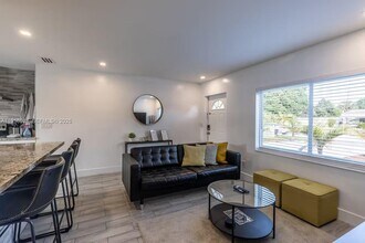 5841 NE 3rd Ave in Fort Lauderdale, FL - Building Photo - Building Photo