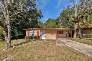 1011 Ardoon St in Jacksonville, FL - Building Photo