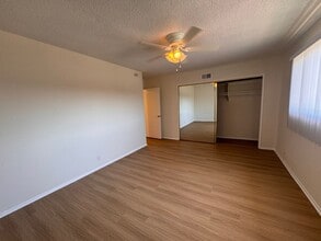 1065 S Holt Ave in Los Angeles, CA - Building Photo - Building Photo