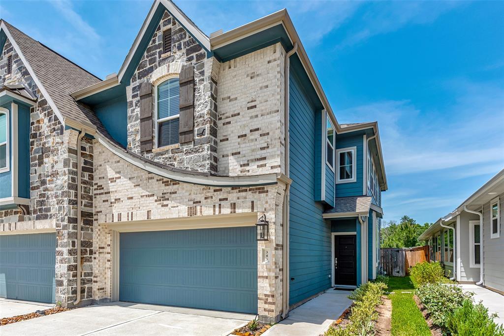 343 E Coralburst Lp in Montgomery, TX - Foto de edificio