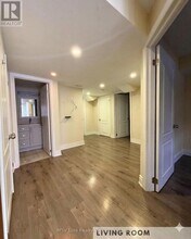 140 Queen Mary Dr in Brampton, ON - Building Photo - Building Photo