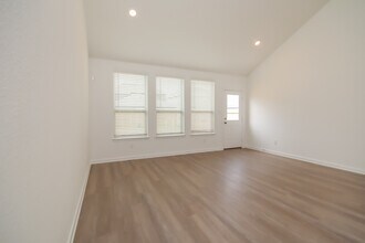 5438 Tourmaline Wy in Brookshire, TX - Building Photo - Building Photo