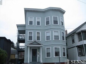 50 Dover St, Unit 50 Dover St #3 in Somerville, MA - Building Photo - Building Photo