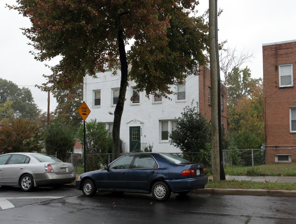 4208 Foote St NE in Washington, DC - Foto de edificio