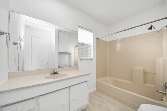 129 Tarpon St in Hitchcock, TX - Building Photo - Building Photo