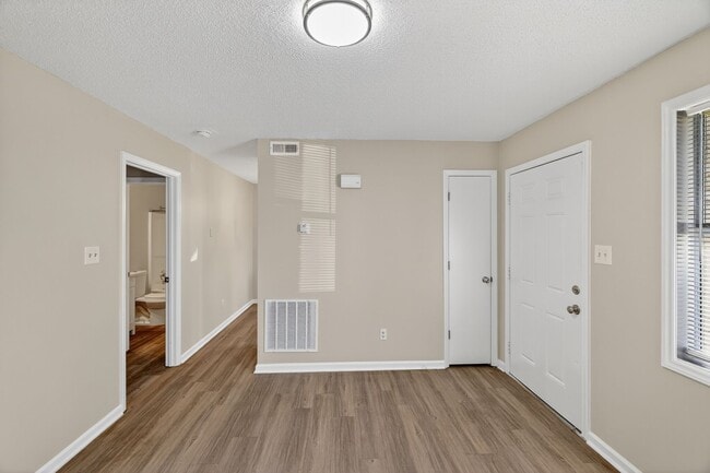 105 Bay Meadow Ct, Unit 105 in Lexington, NC - Building Photo - Building Photo