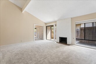 2491-2491 American River Dr in Sacramento, CA - Building Photo - Building Photo