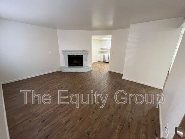 3928 W Meadow Ave in Visalia, CA - Foto de edificio - Building Photo