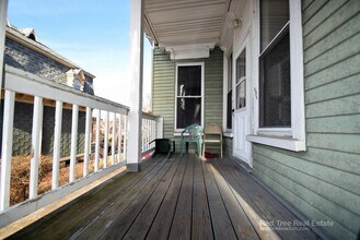 18 Cobden St, Unit 1 in Boston, MA - Foto de edificio - Building Photo