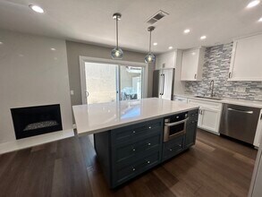 340 Fallingstar in Irvine, CA - Building Photo - Building Photo