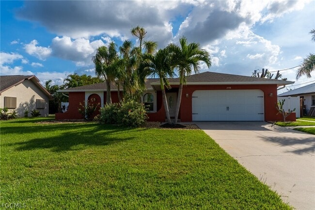 2208 Viscaya Pkwy in Cape Coral, FL - Building Photo - Building Photo