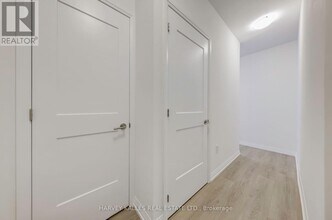 25 Holly St in Toronto, ON - Building Photo - Building Photo