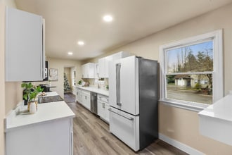 415 124th St S in Parkland, WA - Building Photo - Building Photo