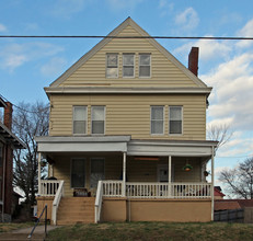 3553 Bevis Rd in Cincinnati, OH - Foto de edificio - Building Photo